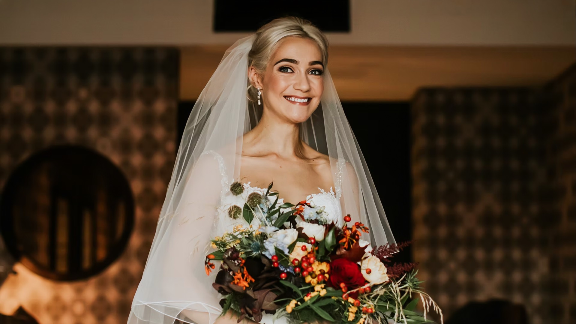 Bride with autumn bouquet